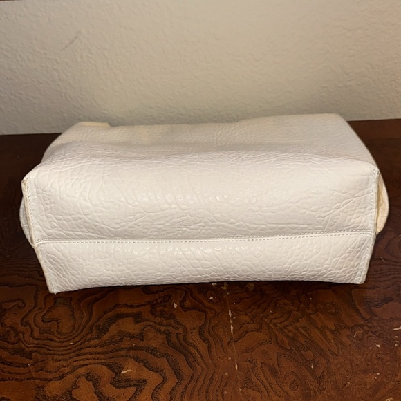 NWT BCBGeneration 24 Hour Tote Bag - Picture 4 of 11